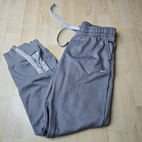 Nike Pants - Nike Therma Fleece Dri Fit Joggers Size Small